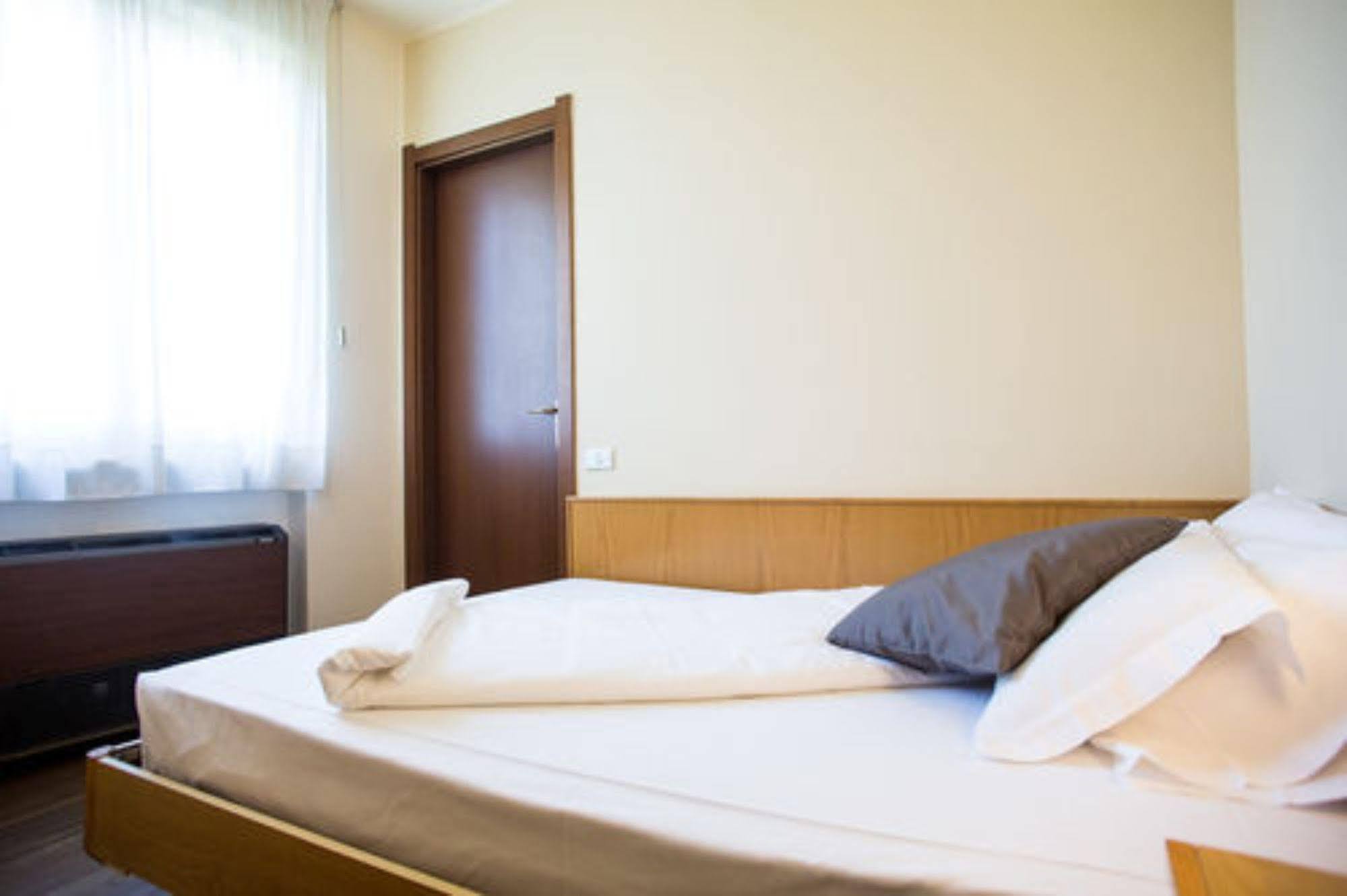 Hotel Speranza Bardolino Bagian luar foto